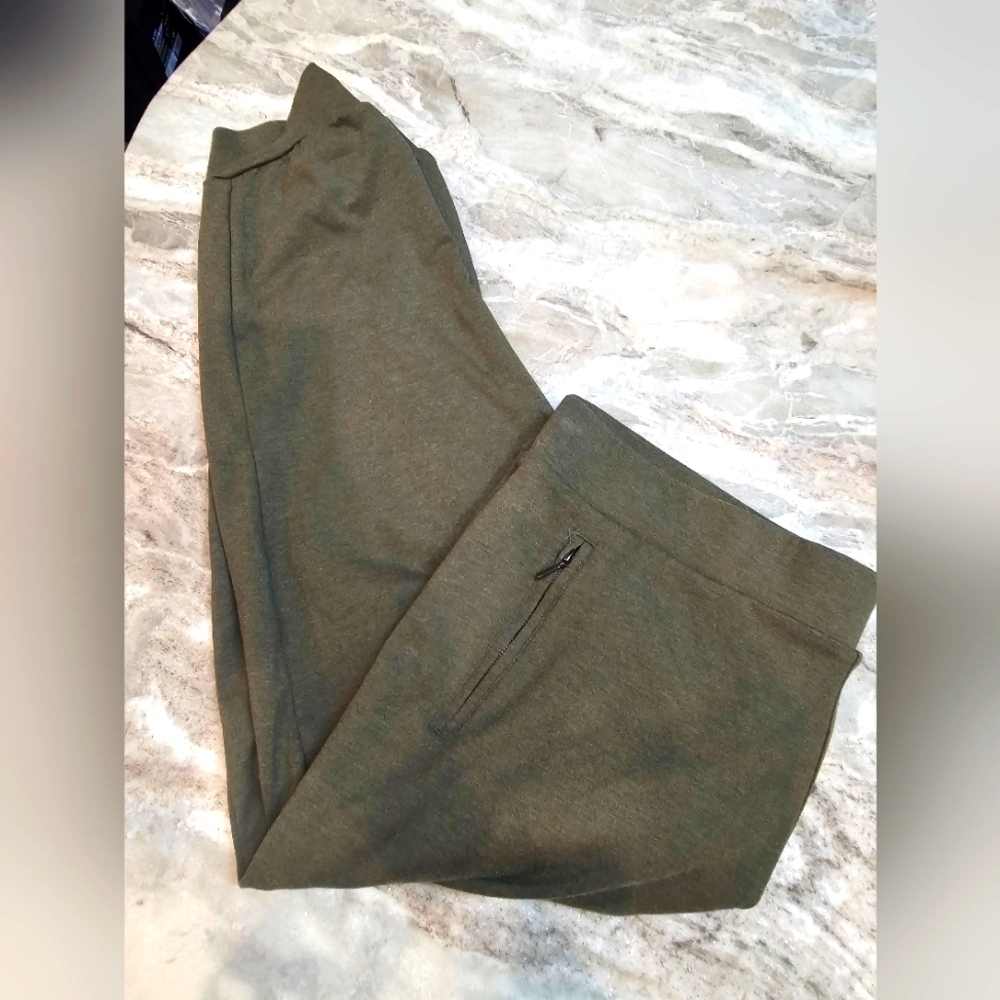 Torrid Women’s Plus 2 (18/20) Olive Green Jogger Pants Zip Pockets Cuffed Hem